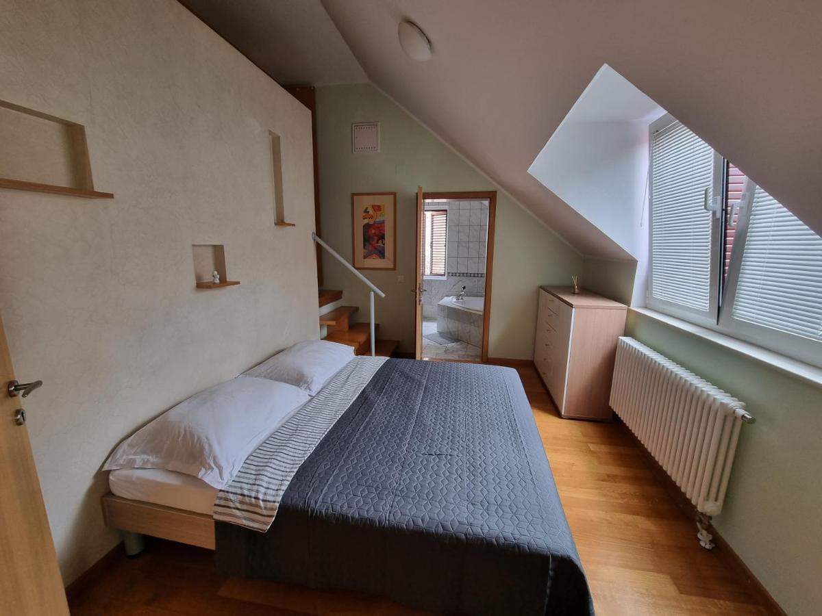 Appartamento L'Oro Di Napoli Zagreb Extérieur photo